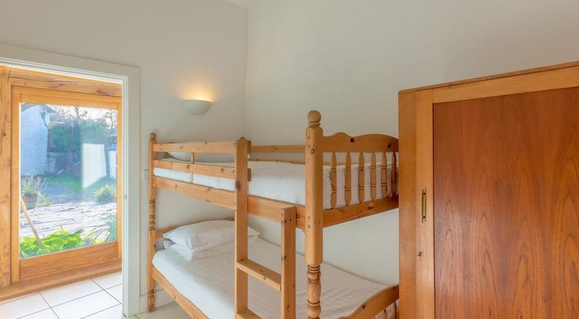 Photo of 7 Bed in Aberdovey