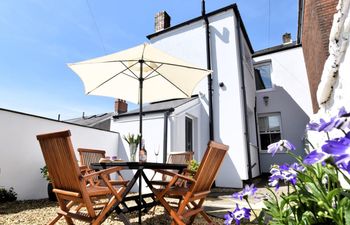 3 Bed in Pontypool Holiday Cottage