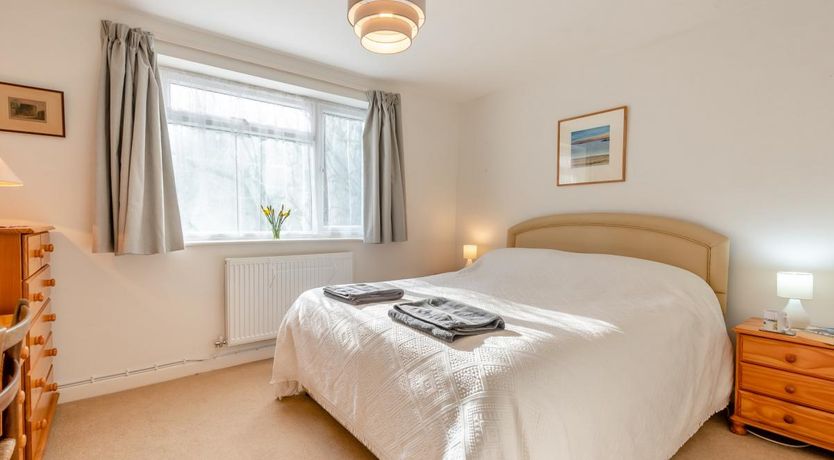 Photo of 3 Bed in Tenby