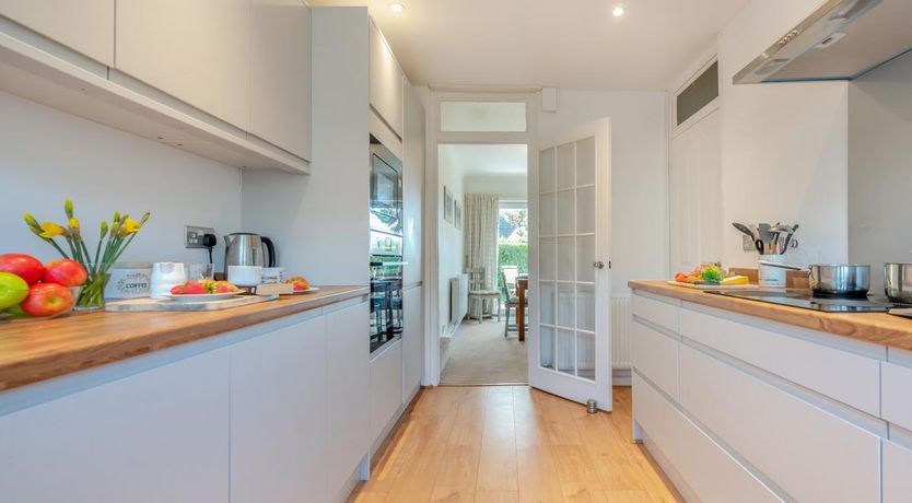 Photo of 3 Bed in Tenby