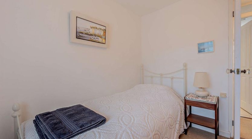 Photo of 3 Bed in Tenby