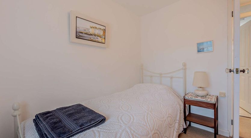Photo of 3 Bed in Tenby