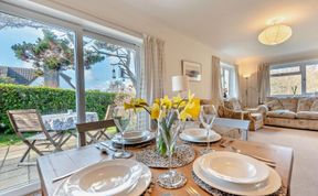Photo of 3 Bed in Tenby