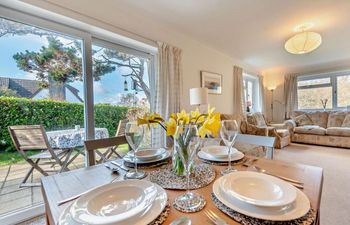 3 Bed in Tenby Holiday Cottage