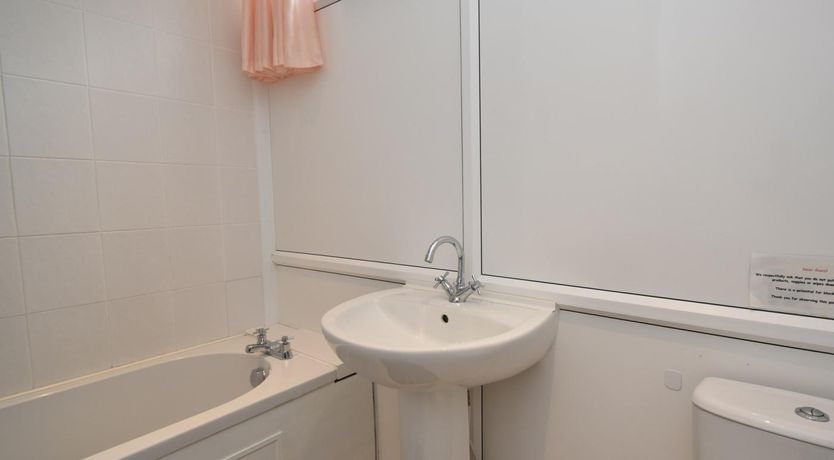 Photo of 2 Bed in Nolton Haven