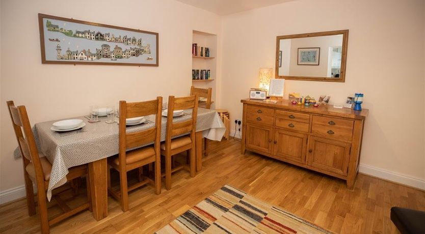Photo of 3 Bed in Tenby