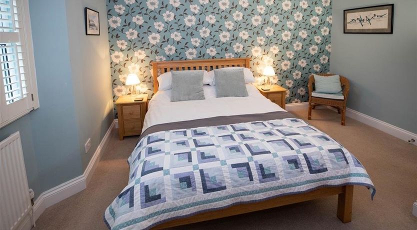 Photo of 3 Bed in Tenby