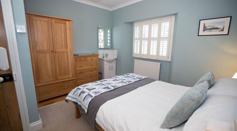 Photo of 3 Bed in Tenby