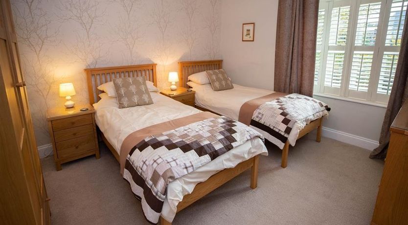 Photo of 3 Bed in Tenby