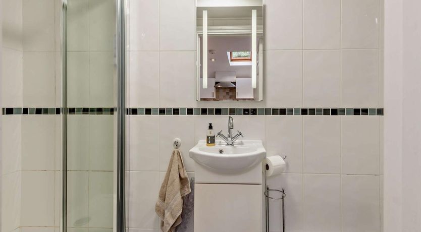 Photo of 3 Bed in Tenby