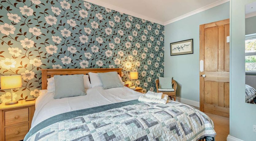 Photo of 3 Bed in Tenby