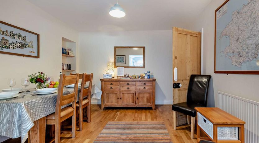 Photo of 3 Bed in Tenby