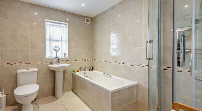 Photo of 3 Bed in Tenby