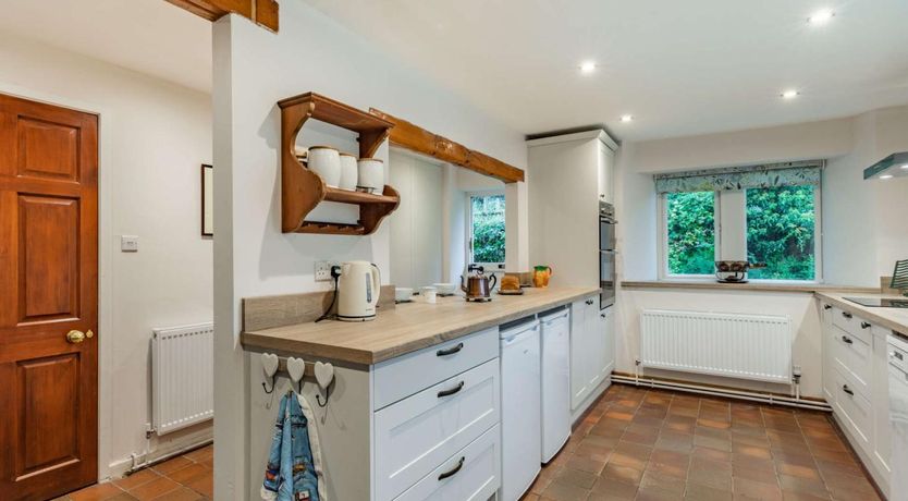 Photo of 5 Bed in Ashbourne