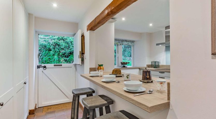 Photo of 5 Bed in Ashbourne