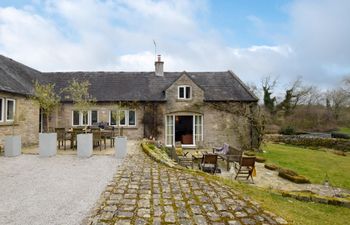 5 Bed in Ashbourne Holiday Cottage