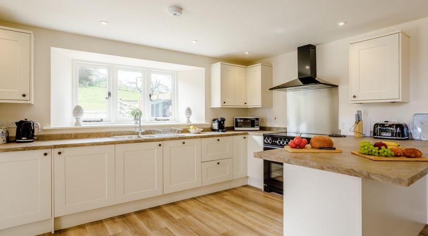 Photo of 3 Bed in Dorchester
