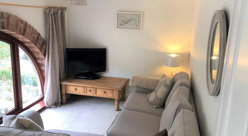 Photo of 4 Bed in Hopton