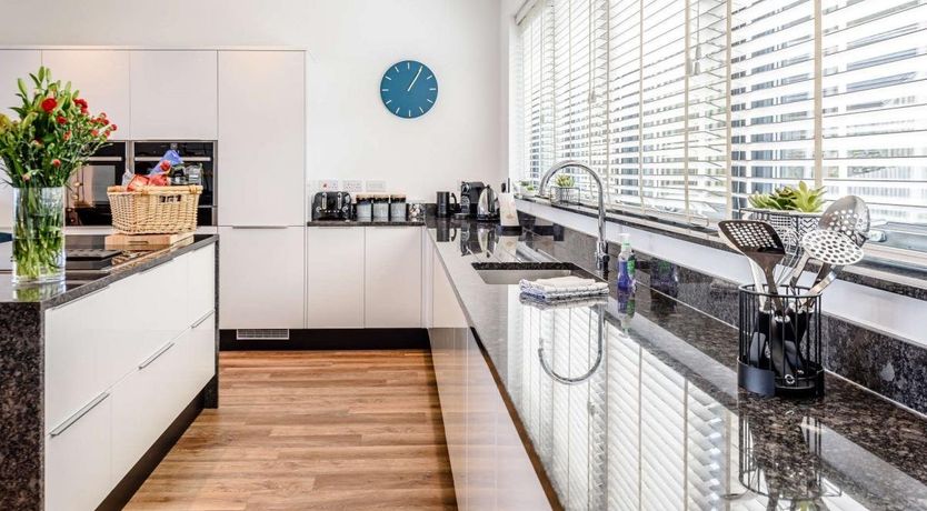 Photo of 5 Bed in Westward Ho