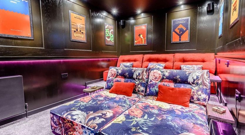 Photo of 5 Bed in Westward Ho