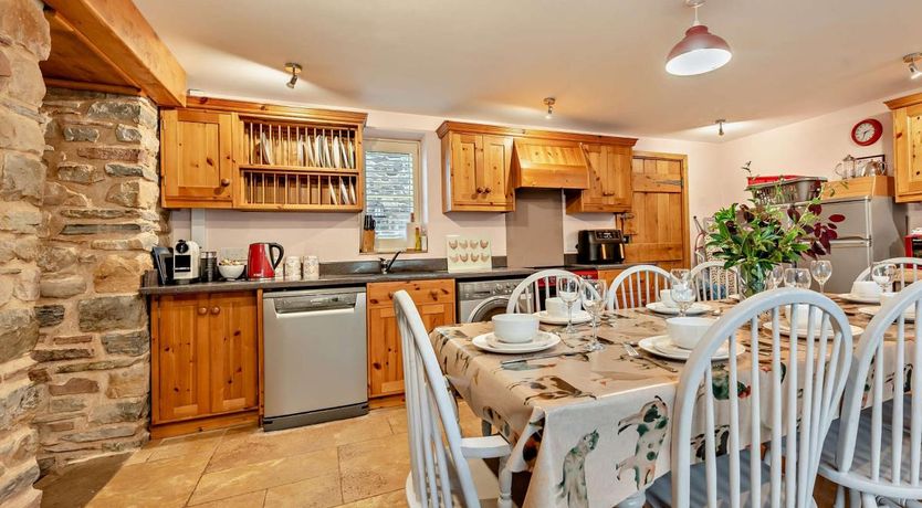 Photo of 4 Bed in Gwynfe