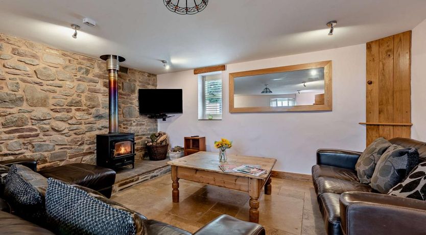 Photo of 4 Bed in Gwynfe