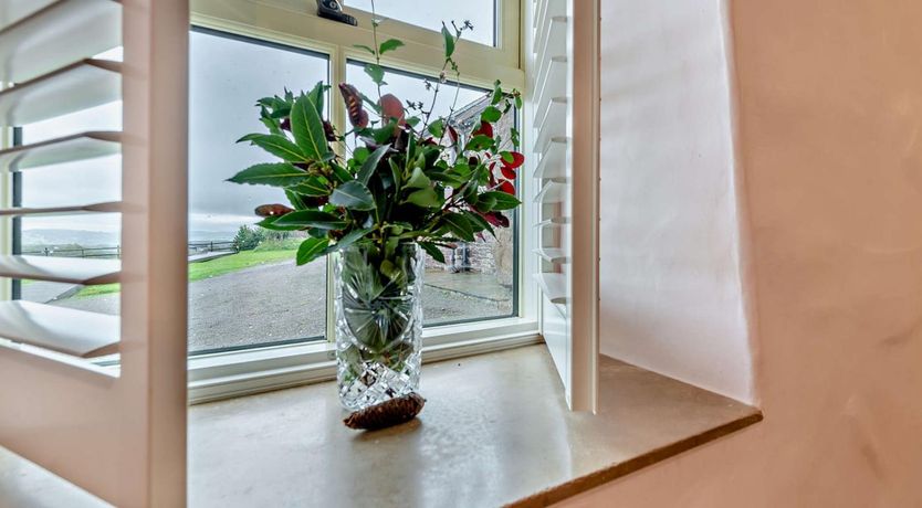 Photo of 4 Bed in Llangadog