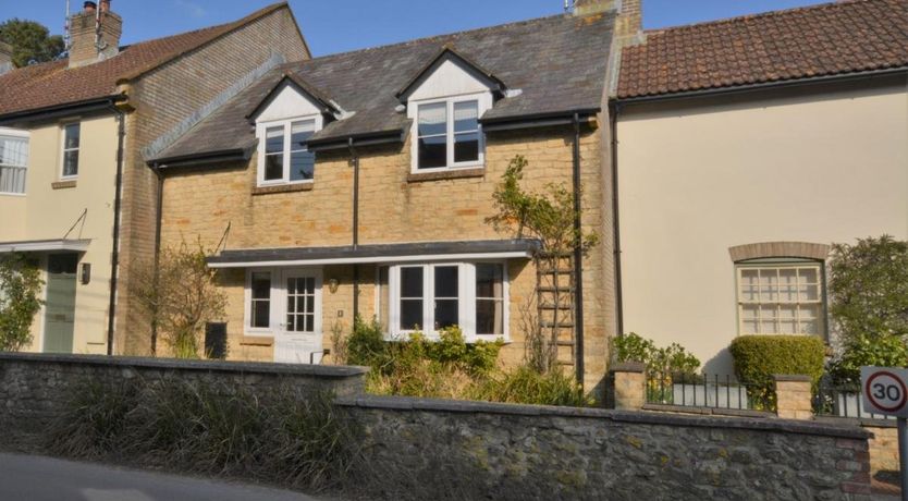 Photo of 3 Bed in Netherbury