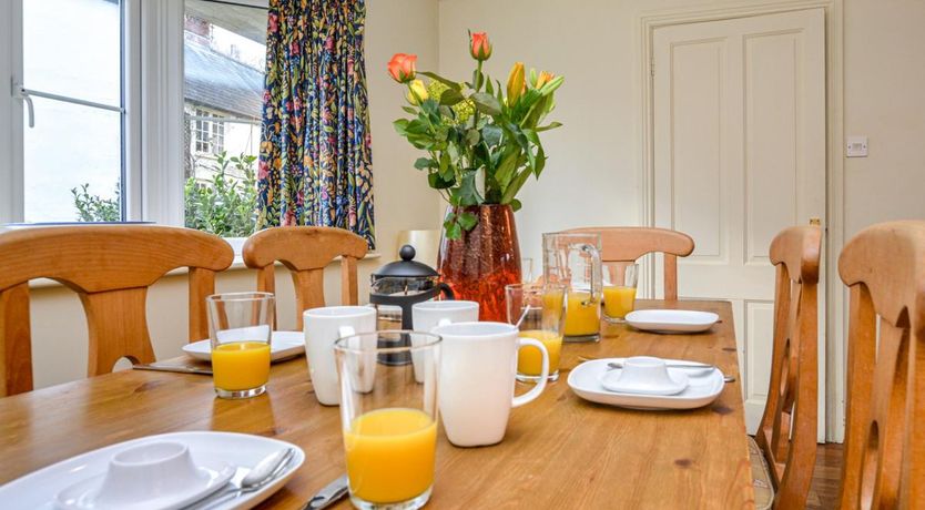 Photo of 3 Bed in Netherbury