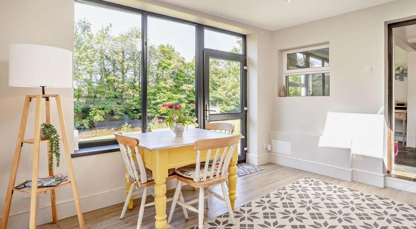 Photo of 4 Bed in Ystradgynlais