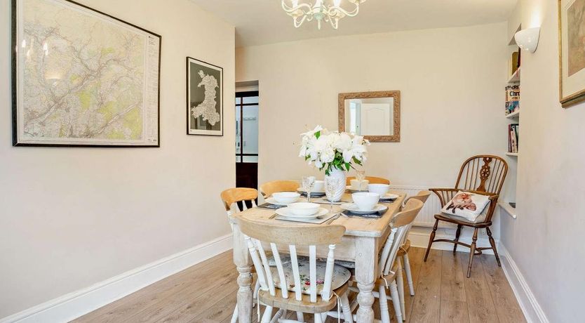 Photo of 4 Bed in Ystradgynlais