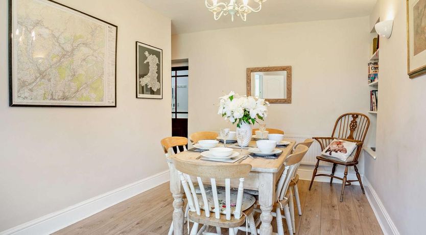 Photo of 4 Bed in Ystradgynlais