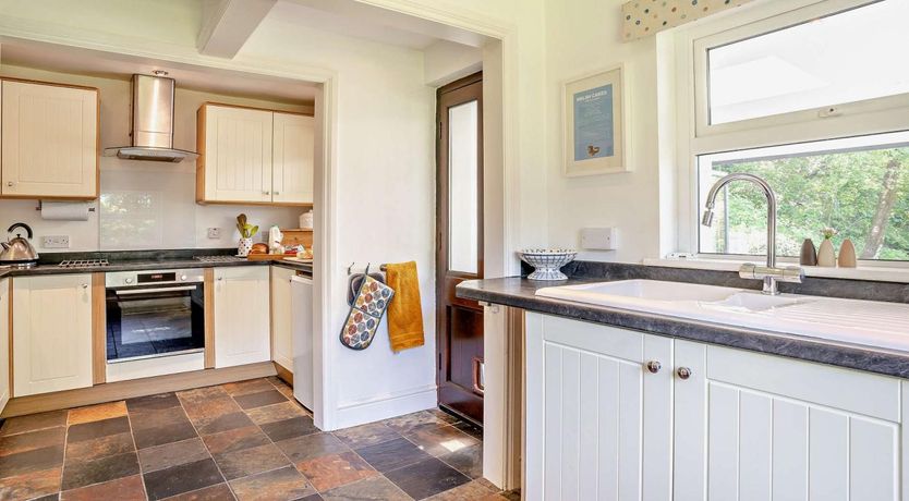 Photo of 4 Bed in Ystradgynlais