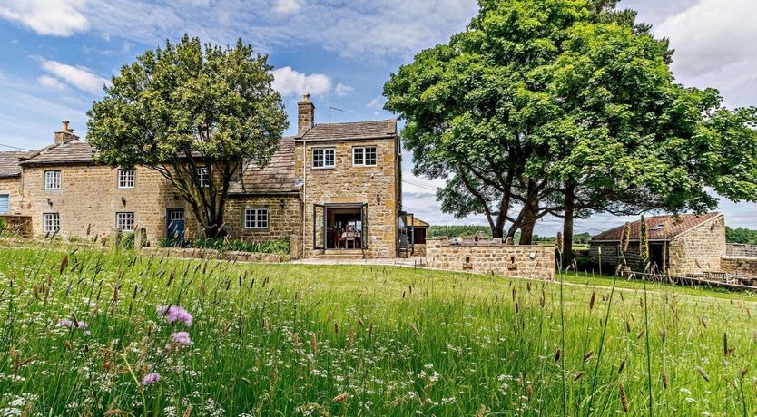 Photo of 8 Bed in Low Grantley