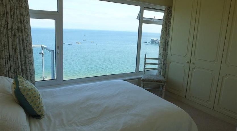 Photo of 2 Bed in Tenby