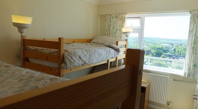 Photo of 2 Bed in Tenby