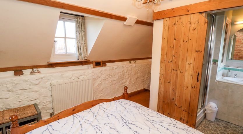 Photo of Old Blacksmiths Cottage