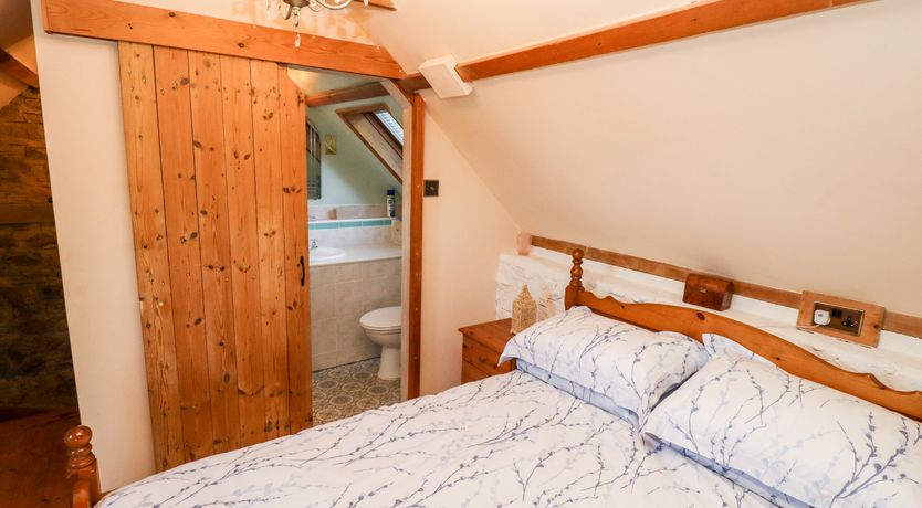 Photo of Old Blacksmiths Cottage