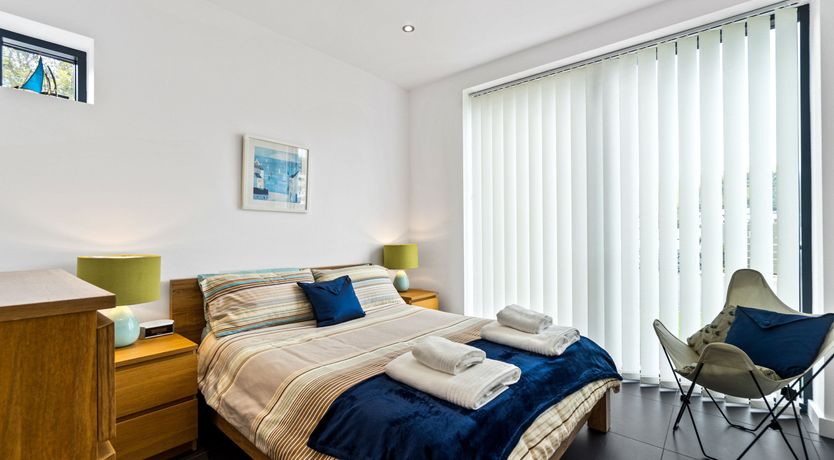 Photo of Fly Away Seabird