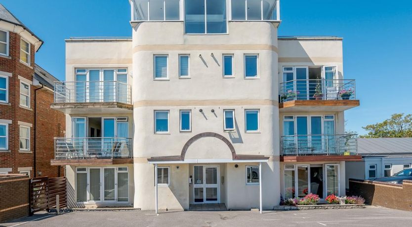 Photo of 4 Bed in Swanage