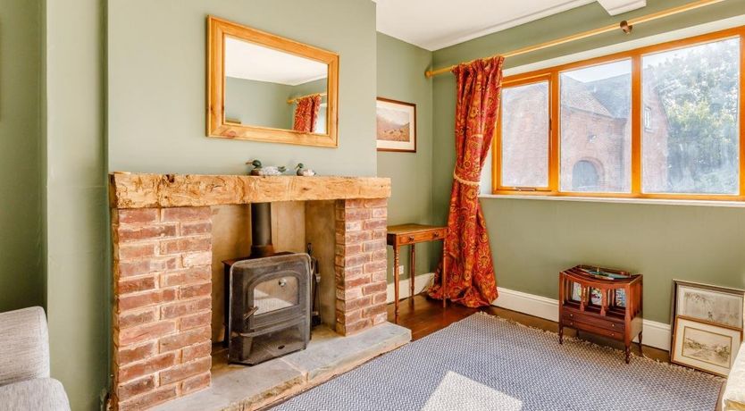 Photo of 8 Bed in Abbots Bromley