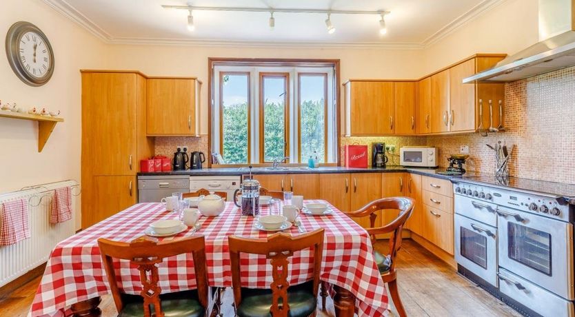 Photo of 8 Bed in Abbots Bromley