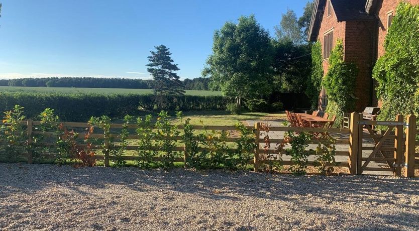 Photo of 8 Bed in Abbots Bromley