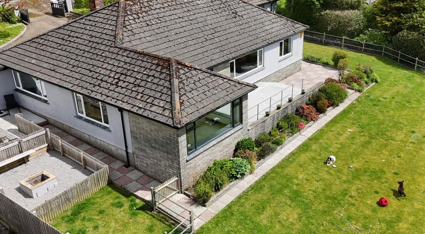 Photo of 5 Bed in Gulval