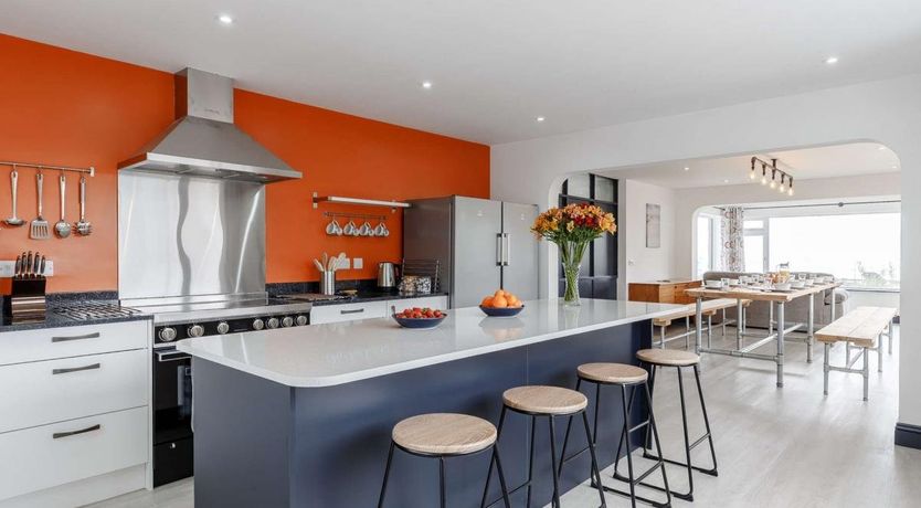 Photo of 5 Bed in Gulval