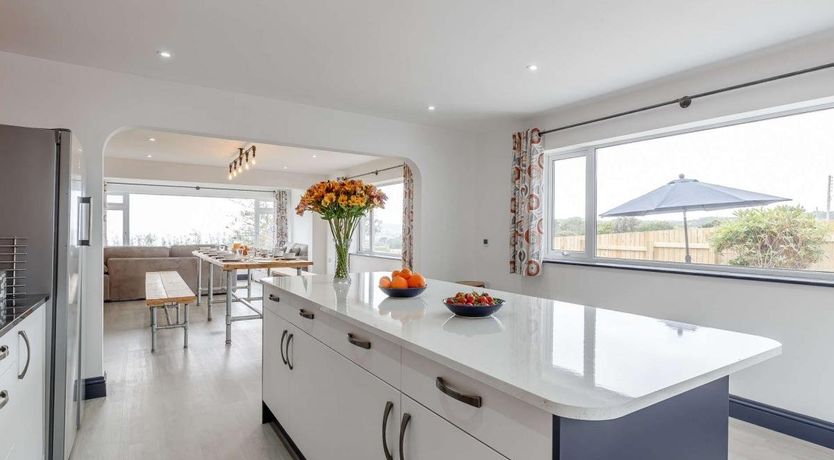 Photo of 5 Bed in Gulval