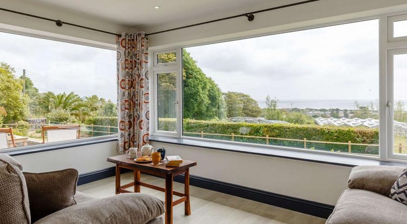 Photo of 5 Bed in Gulval