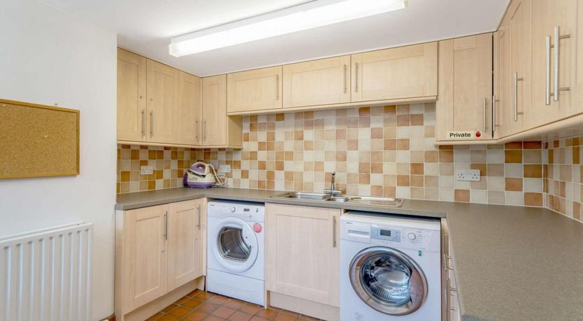 Photo of 8 Bed in Redmain