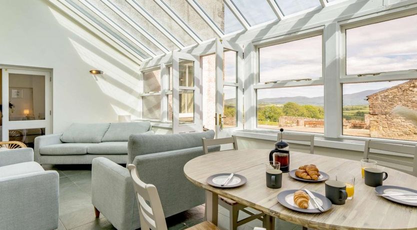 Photo of 8 Bed in Redmain