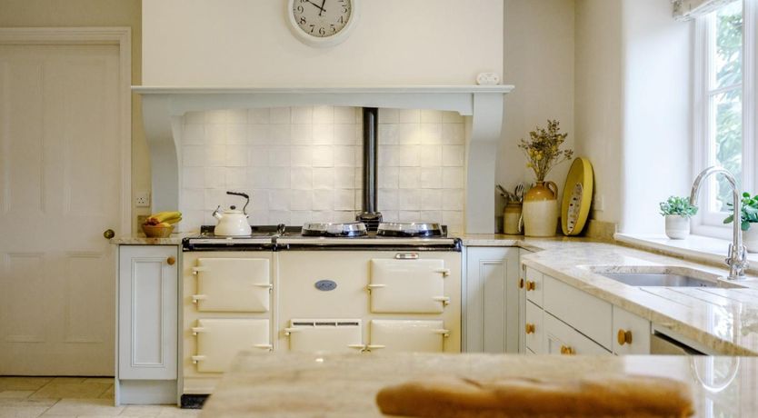 Photo of 5 Bed in Wincanton